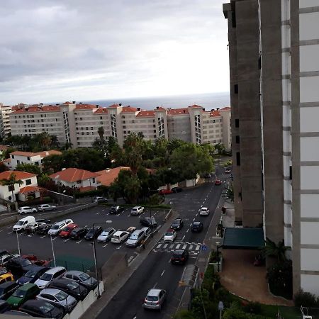 פונשל Elegant Apartment With Sea Views By Trip2Portugal מראה חיצוני תמונה