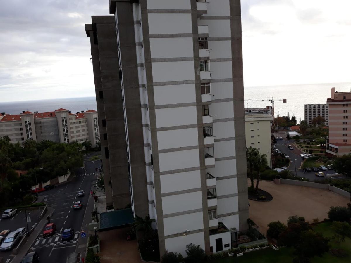 פונשל Elegant Apartment With Sea Views By Trip2Portugal מראה חיצוני תמונה