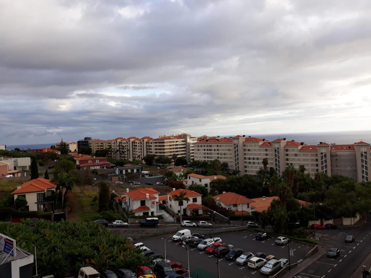 פונשל Elegant Apartment With Sea Views By Trip2Portugal מראה חיצוני תמונה