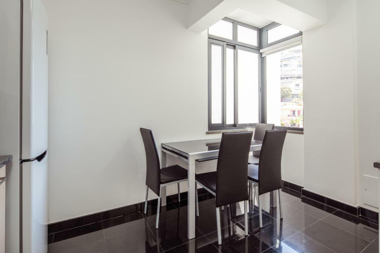 פונשל Elegant Apartment With Sea Views By Trip2Portugal מראה חיצוני תמונה
