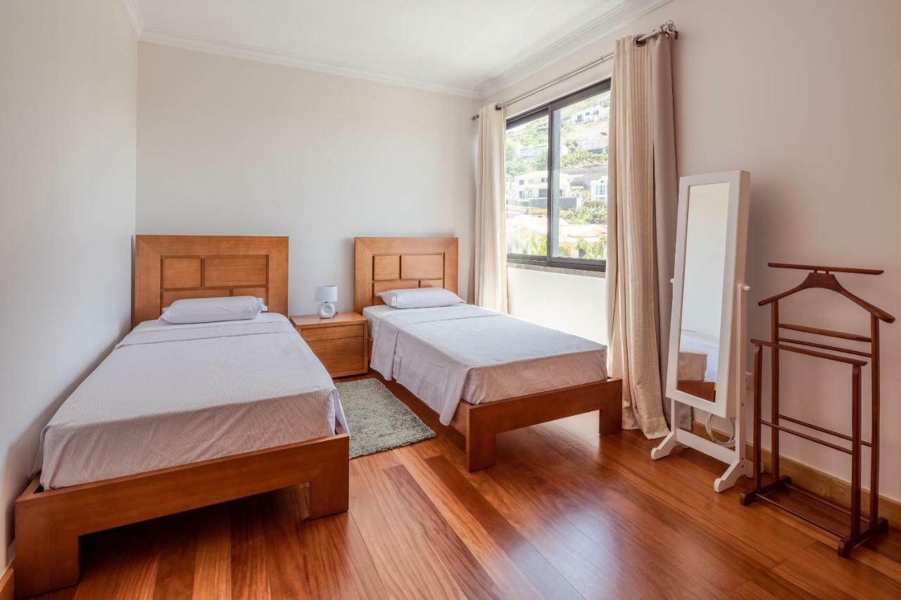פונשל Elegant Apartment With Sea Views By Trip2Portugal מראה חיצוני תמונה