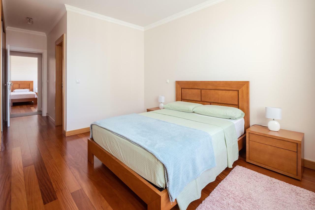 פונשל Elegant Apartment With Sea Views By Trip2Portugal מראה חיצוני תמונה