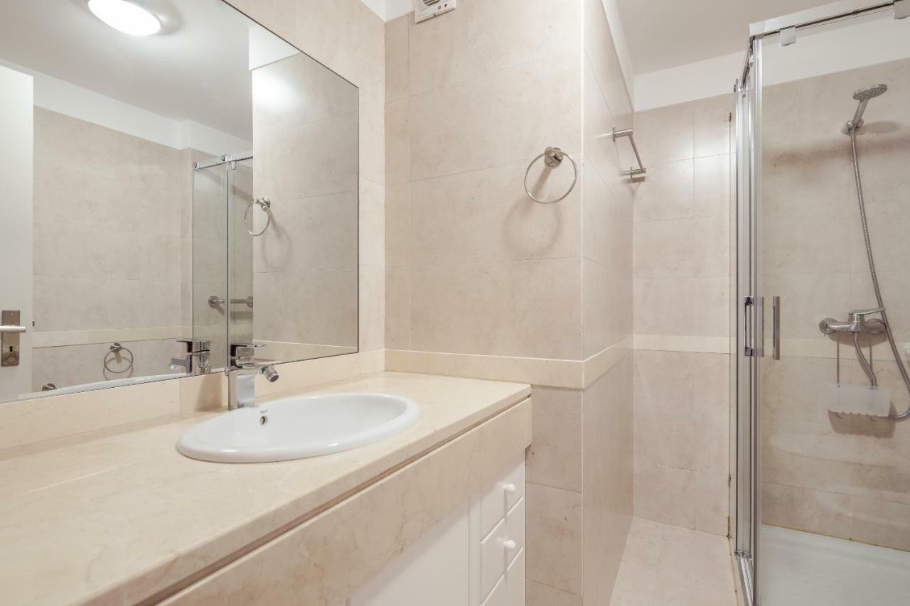 פונשל Elegant Apartment With Sea Views By Trip2Portugal מראה חיצוני תמונה